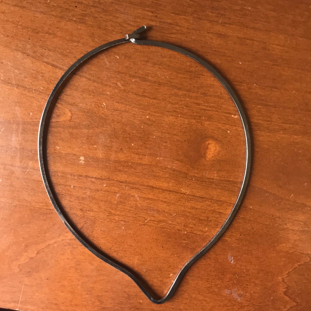 Metal choker